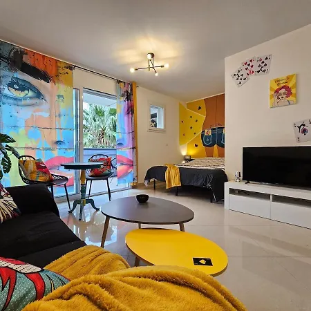 Pop Art Casino Vibe! Gruissan