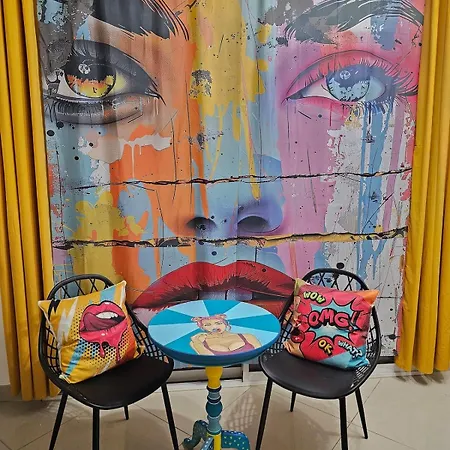 Pop Art Casino Vibe! * Gruissan